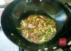 回锅肉炒猫耳朵的做法图解6