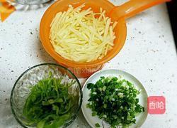 糖醋土豆丝的做法图解1