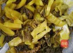 酸菜鱼片的做法图解2