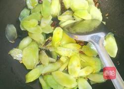 木耳炒青笋的做法图解5