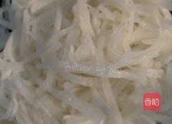 凉拌白萝卜丝的做法图解3
