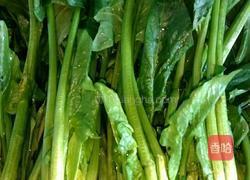 卤肉菠菜的做法图解1