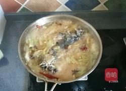 鲤鱼炖白菜的做法图解4