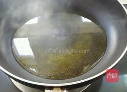 家常青椒焖鲫鱼的做法图解3