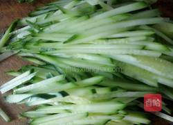 凉拌黄瓜豆芽的做法图解1