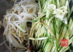 凉拌黄瓜豆芽的做法图解3