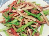 芹菜炒香干 肉肉版的做法[图]