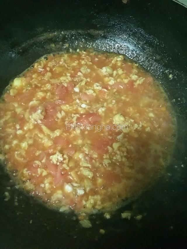 翻炒均匀，汁液饱满即可。