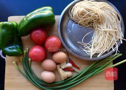 番茄鸡蛋盖浇面的做法图解1