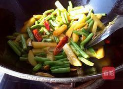 土豆炖豆角的做法图解7
