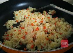 火腿肠蛋炒饭的做法图解7