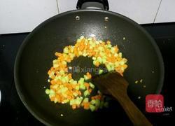 胡萝卜青瓜鸡蛋炒饭的做法图解7