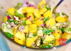 芒果牛油果沙拉的做法图解4