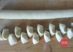 韭菜馅锅贴的做法图解3