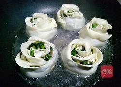 韭菜虾仁玫瑰花煎饺#年夜饭的做法图解12