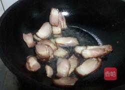 腊肉西蓝花的做法图解4