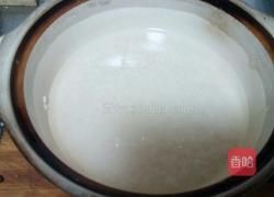 黑椒猪肉煲仔饭的做法图解1