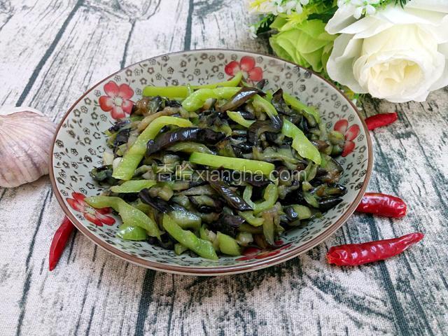 茄丝炒尖椒