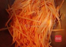 清炒胡萝卜丝的做法图解1