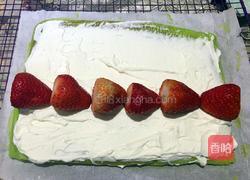 无油波菜草莓瑞士卷的做法图解12
