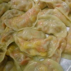 猪肉玉米胡萝卜饺子的做法[图]