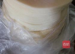 猪肉玉米胡萝卜饺子的做法图解1