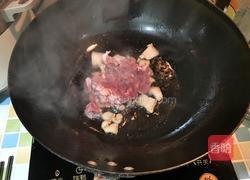 西兰花炒肉的做法图解3