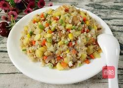 菠萝炒饭的做法图解1
