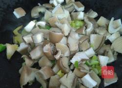 平菇酱汁疙瘩汤的做法图解4