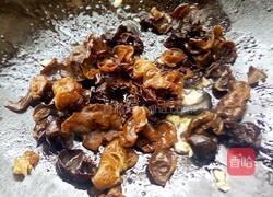 云耳炒鸡蛋的做法图解5