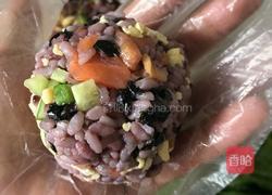 烟熏三文鱼饭团——办公室午餐便当的做法图解4