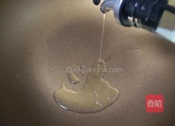 青豌豆炒火腿肠的做法图解4