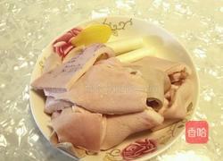 肉皮冻的做法图解1