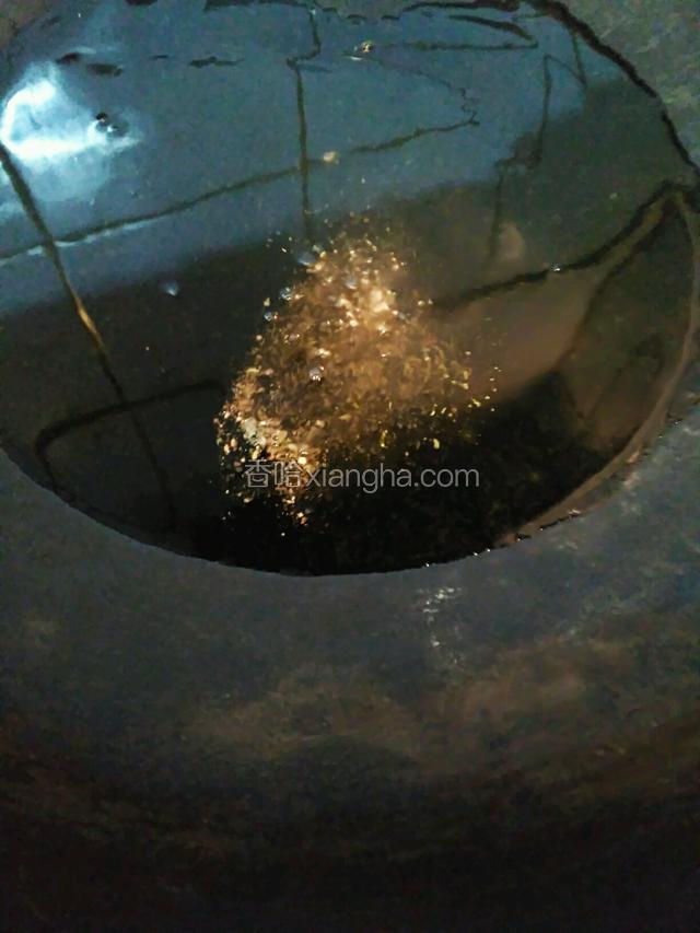 小火炒香花椒粉。