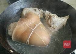 私房秘制肘子的做法图解4