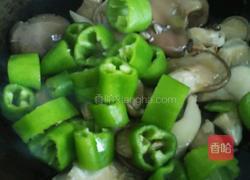 平菇炒腊肠的做法图解7