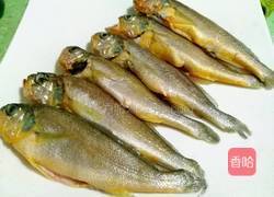 炸小黄鱼的做法图解1