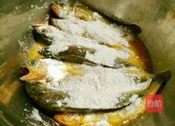 炸小黄鱼的做法图解4