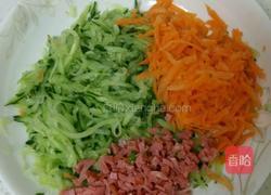 杂蔬火腿鸡蛋饼的做法图解1