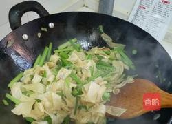 芹菜炒豆皮的做法图解3