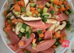 火腿玉米蔬菜披萨的做法图解5