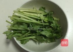 虾仁炝香芹的做法图解2