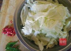 酸辣包菜叶的做法图解2