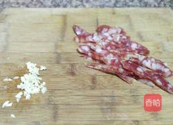 西兰花炒腊肉的做法图解3