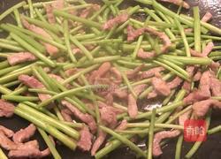 芦蒿炒肉丝的做法图解5