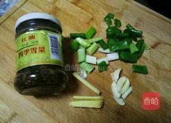 雪菜肉丝面的做法图解2