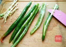 线椒炒肉丝的做法图解5