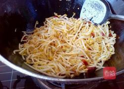 爆炒绿豆芽的做法图解4