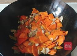 胡萝卜炒肉的做法图解7