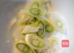 豆豉鲮鱼油麦菜的做法图解3